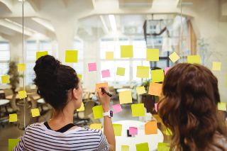 Comunicare senza strategia? È come costruire senza progetto - moovcomunicazione.it